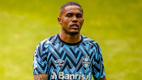 Nada de Cruzeiro e São Paulo Douglas Costa pode ter destino inesperado (Photo by Silvio Avila/Getty Images)