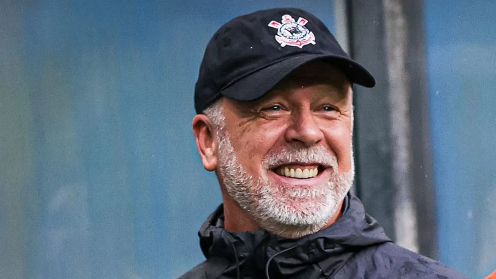 Corinthians: Meia com salário de R$ 2 milhões é aprovado por Mano Menezes. Foto: Maxi Franzoi/AGIF