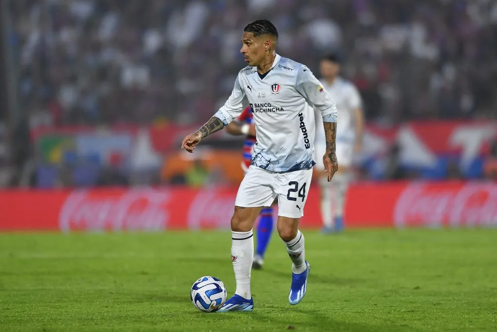 Paolo Guerrero em ação pela LDU em 2023. (Photo by Marcelo Endelli/Getty Images)