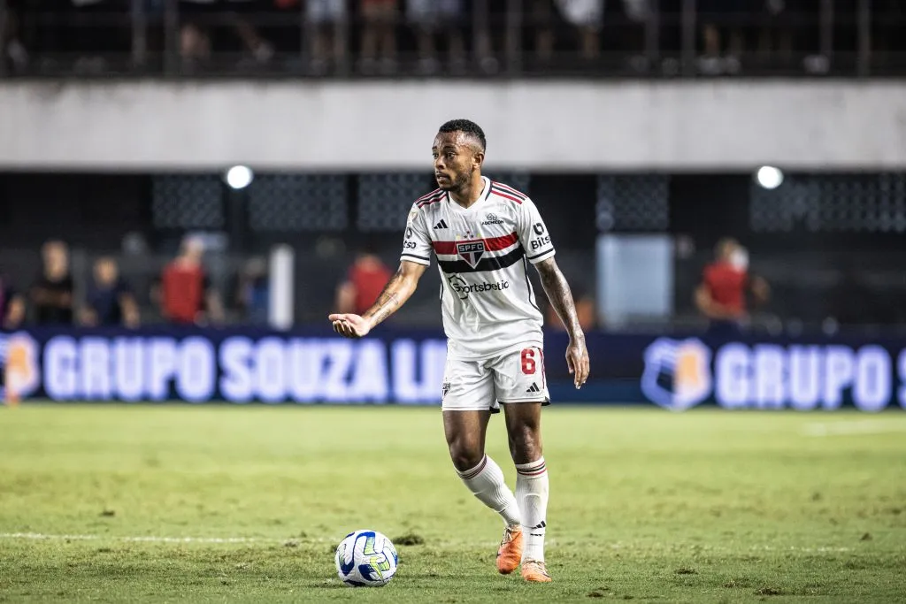 Carpini aprova renovação de Welington. Foto: Abner Dourado/AGIF