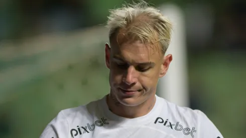 Guedes é alvo gremista. Foto: Alessandra Torres/AGIF