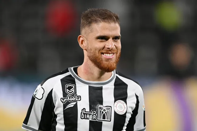 Gustavo Cuellar pelo Al-Shabab (Photo by Michael Regan/Getty Images)