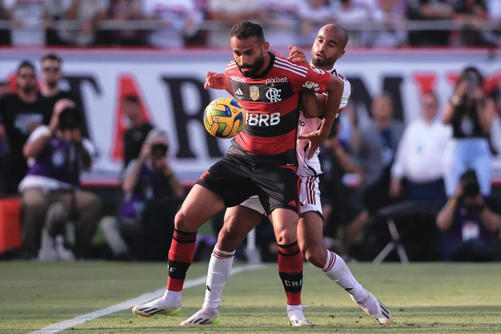 Thiago Maia em partida contra o São Paulo. Foto: Ettore Chiereguini/AGIF