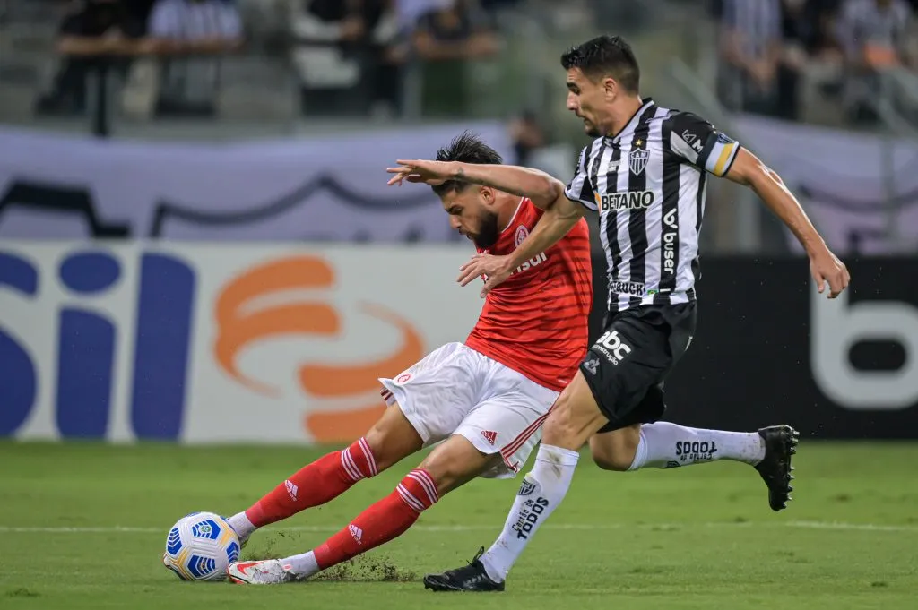 Júnior Alonso em partida contra o Internacional.  (Photo by Pedro Vilela/Getty Images)