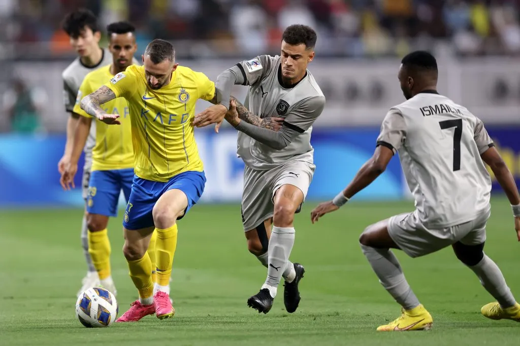Coutinho em ação no futebol do Catar. (Photo by Mohamed Farag/Getty Images)