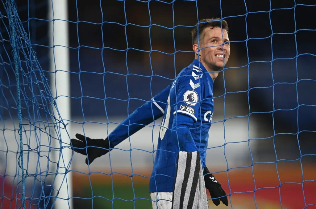Bernard fica mais perto do Galo. (Photo by Michael Regan/Getty Images)