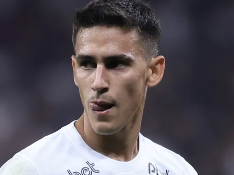 Augusto Melo toma decisão com Rojas e define situação do jogador no Corinthians