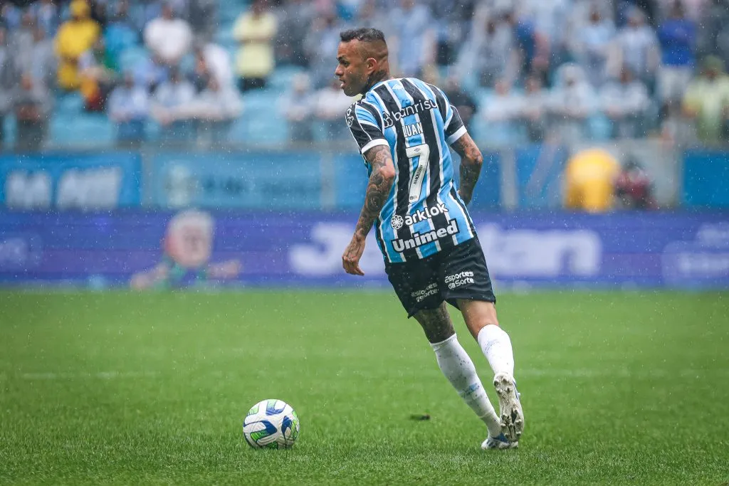 Luan em ação pelo Grêmio. Foto: Maxi Franzoi/AGIF