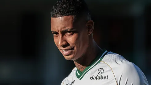 Alef Manga é liberado pela justiça e encaminha acordo para reforçar campeão do Brasileirão. Foto: Robson Mafra/AGIF