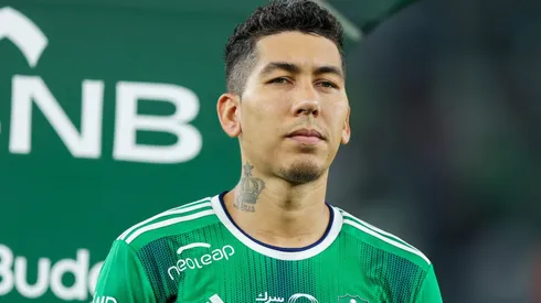Roberto Firmino é procurado por tricampeão da Libertadores. (Photo by Yasser Bakhsh/Getty Images)