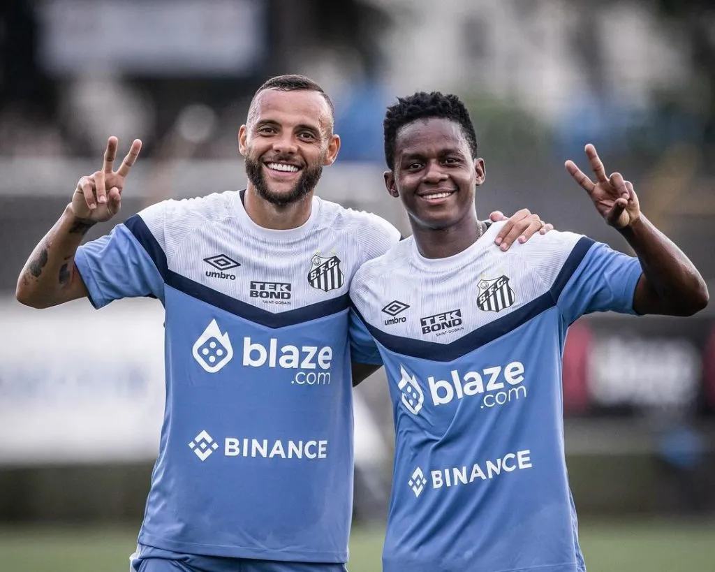 Guilherme e Cazares foram apresentados nesta quinta (11) | Foto: Raul Baretta/ Santos FC.