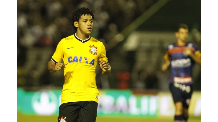 Romarinho enfrenta pesadelo na Arábia Saudita. Foto: Felipe Oliveira/Getty Images