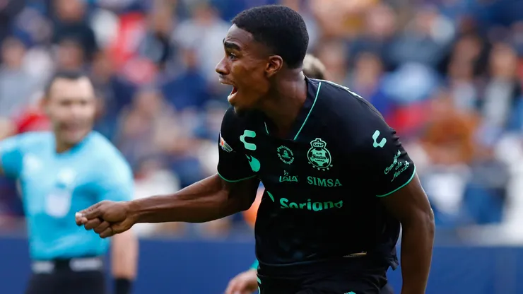 O Corinthians se manifestou oficialmente sobre Félix Torres (Foto: Leopoldo Smith/Getty Images)