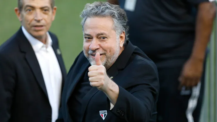 Julio Casares: presidente busca novo técnico para o São Paulo (Foto: Ricardo Moreira/Getty Images)
