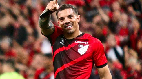 David Terans define onde quer jogar no futebol brasileiro. Foto: Gabriel Machado/AGIF