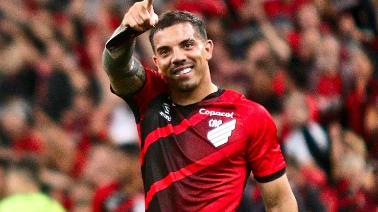 David Terans define onde quer jogar no futebol brasileiro. Foto: Gabriel Machado/AGIF