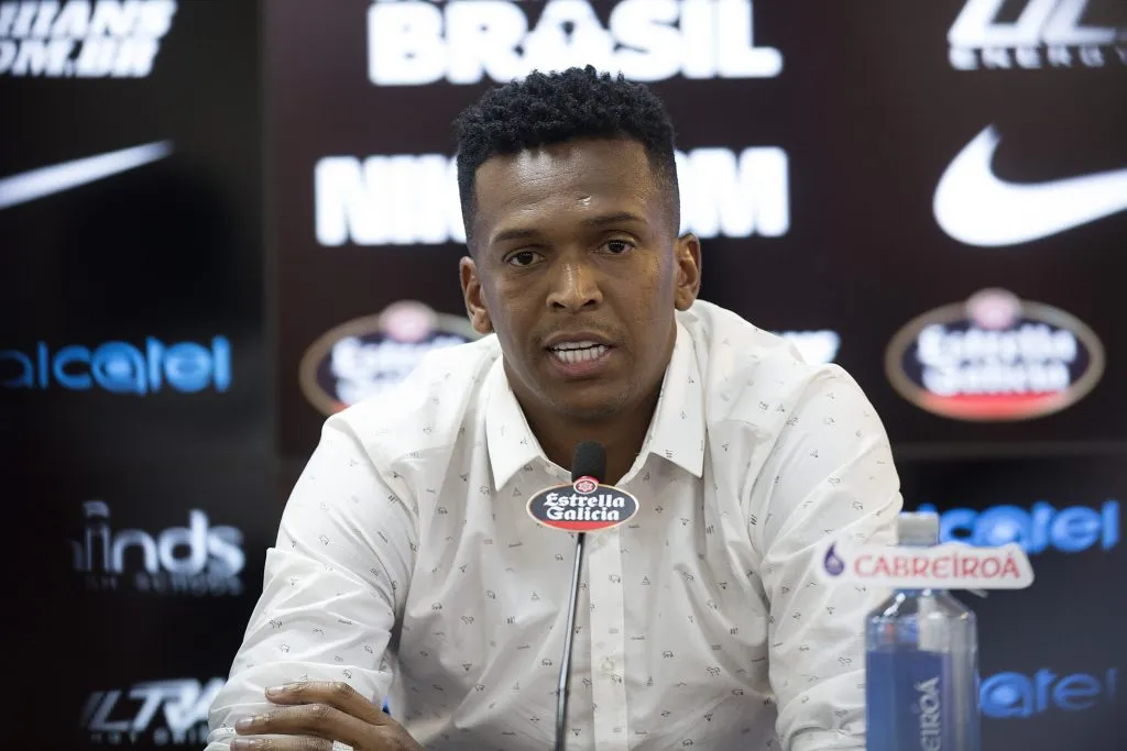 Jô tem história no Corinthians. Foto: Daniel Vorley/AGIF