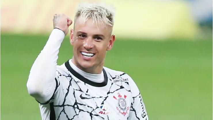Opinião: Corinthians está muito perto de contratar o substituto de Róger Guedes. (Photo by Alexandre Schneider/Getty Images)