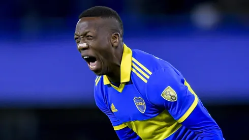 PotĂȘncia do futebol carioca faz proposta por AdvĂncula. (Photo by Marcelo Endelli/Getty Images)