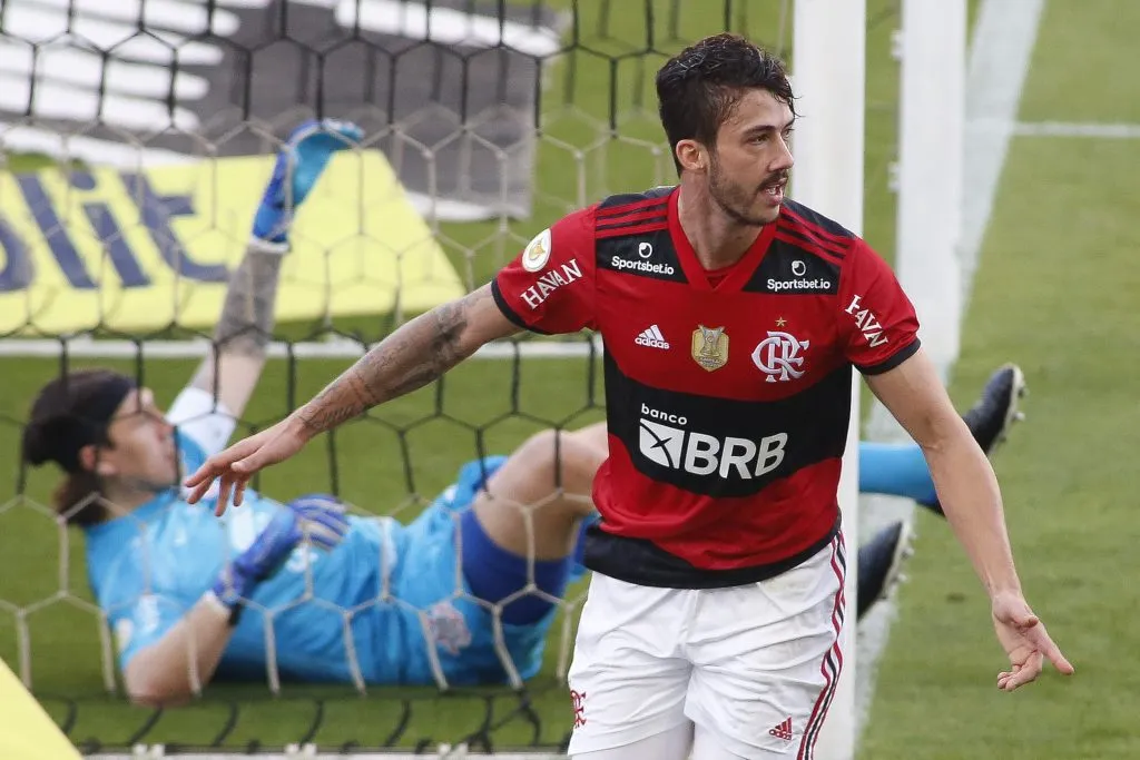 Gustavo Henrique com a camisa do FLAMENGO (Photo by Miguel Schincariol/Getty Images)