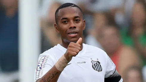 Robinho of Santos . (Photo by Friedemann Vogel/Getty Images)