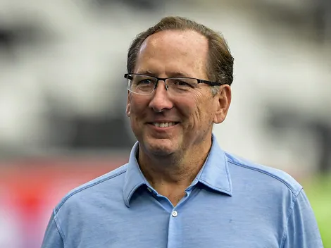 Textor faz a limpa e acerta a venda de mais um jogador