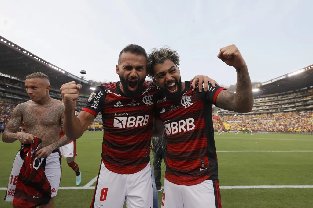 Thiago ao lado de Gabigol (Photo by Buda Mendes/Getty Images)