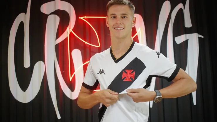 Estrella renova contrato com o Vasco até 2026. Foto: Matheus Lima/CRVG