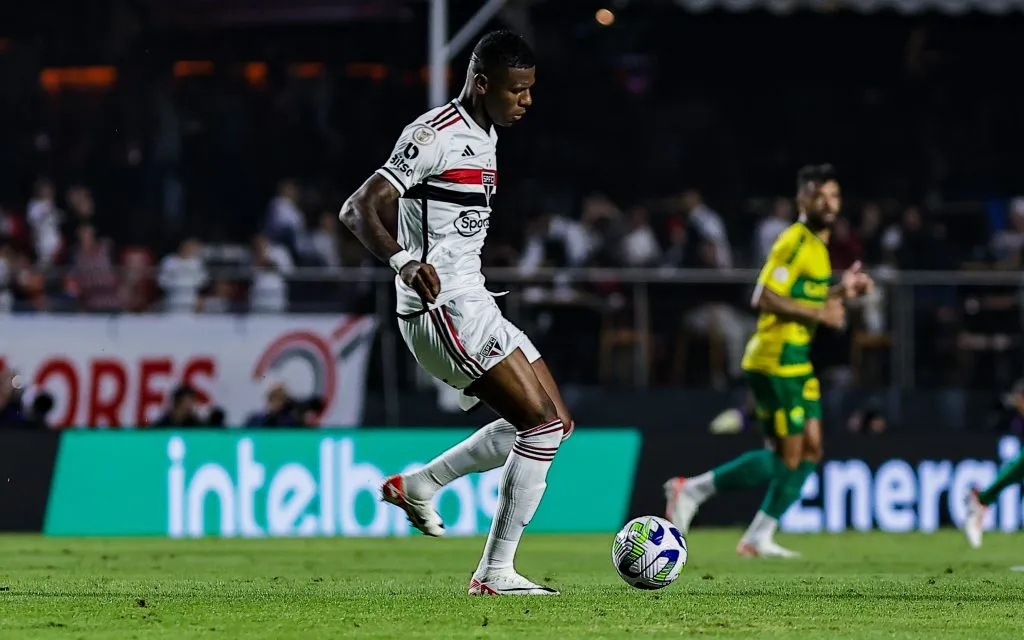 Robert Arboleda em ação pelo São Paulo. Foto: Fabio Giannelli/AGIF