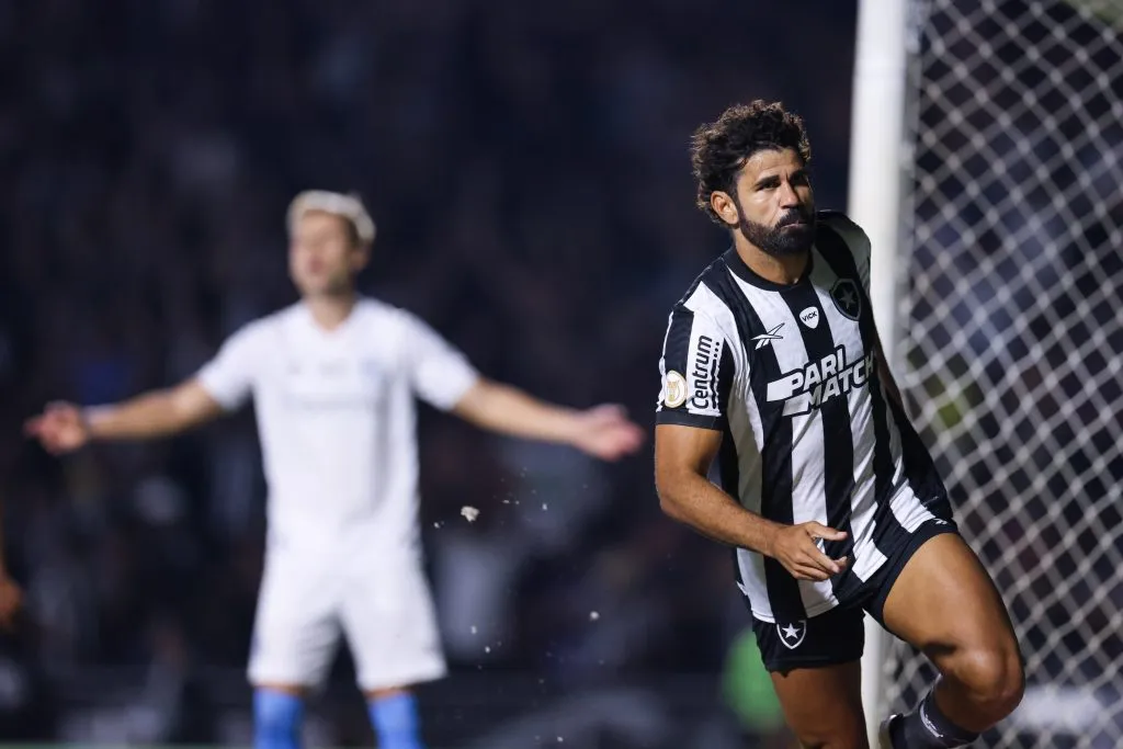 Diego Costa em ação pelo Glorioso. (Photo by Lucas Figueiredo/Getty Images)