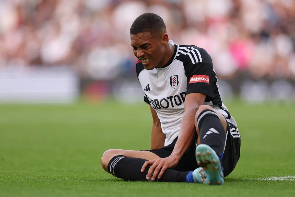 Atacante em ação pelo Fulham (Photo by Alex Pantling/Getty Images)