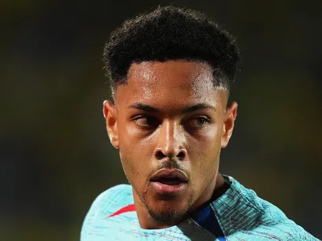 Jornal da Espanha cobra treinador do Barcelona mais tempo para Vitor Roque em campo