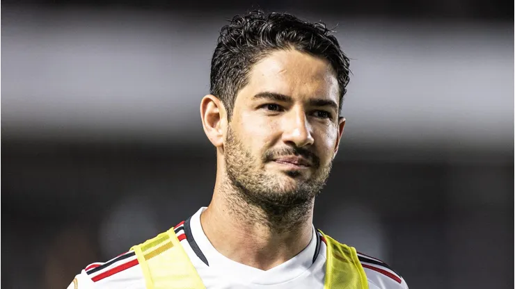 Alexandre Pato é procurado para assinar com outro tricolor do Brasileirão. Foto: Abner Dourado/AGIF