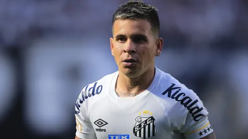 Grêmio quer fechar com parceiro de Soteldo no Santos. Foto: Ettore Chiereguini/AGIF