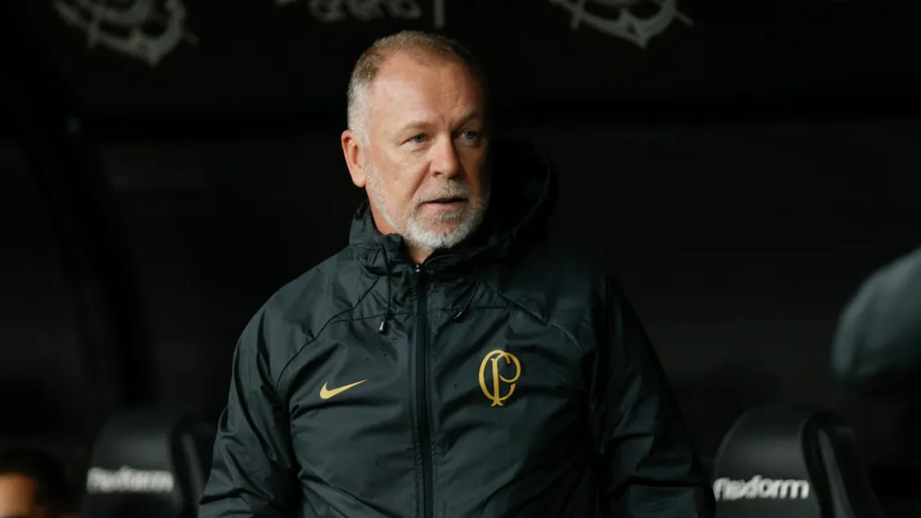 Mano Menezes: técnico espera novos reforços no Corinthians (Foto: Ricardo Moreira/Getty Images)