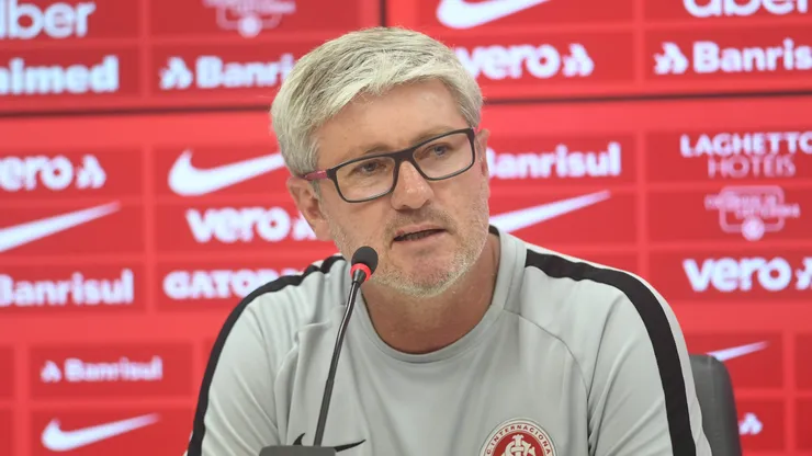 Ex-Inter, Odair Hellmann está trabalhando no Mundo Árabe (Foto: Ricardo Duarte/Internacional/Divulgação)