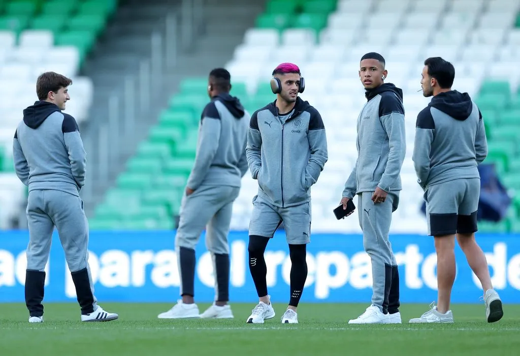 Brasileiros Yan e Savio juntos no Girona. Foto: Fran Santiago/Getty Images