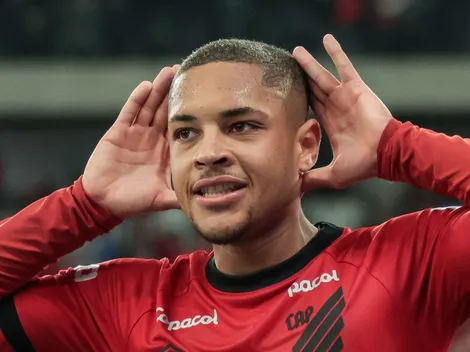 Xavi manda a real sobre estreia de Vitor Roque no Barcelona