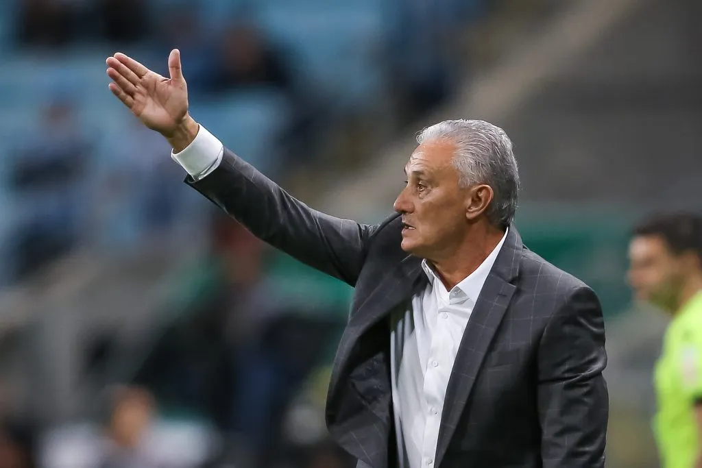 Treinador espera por grandes reforços. (Photo by Pedro H. Tesch/Getty Images)