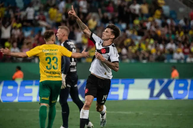 Luca Orellano comemora seu primeiro gol pelo clube. Foto: Leandro Amorim/Vasco.