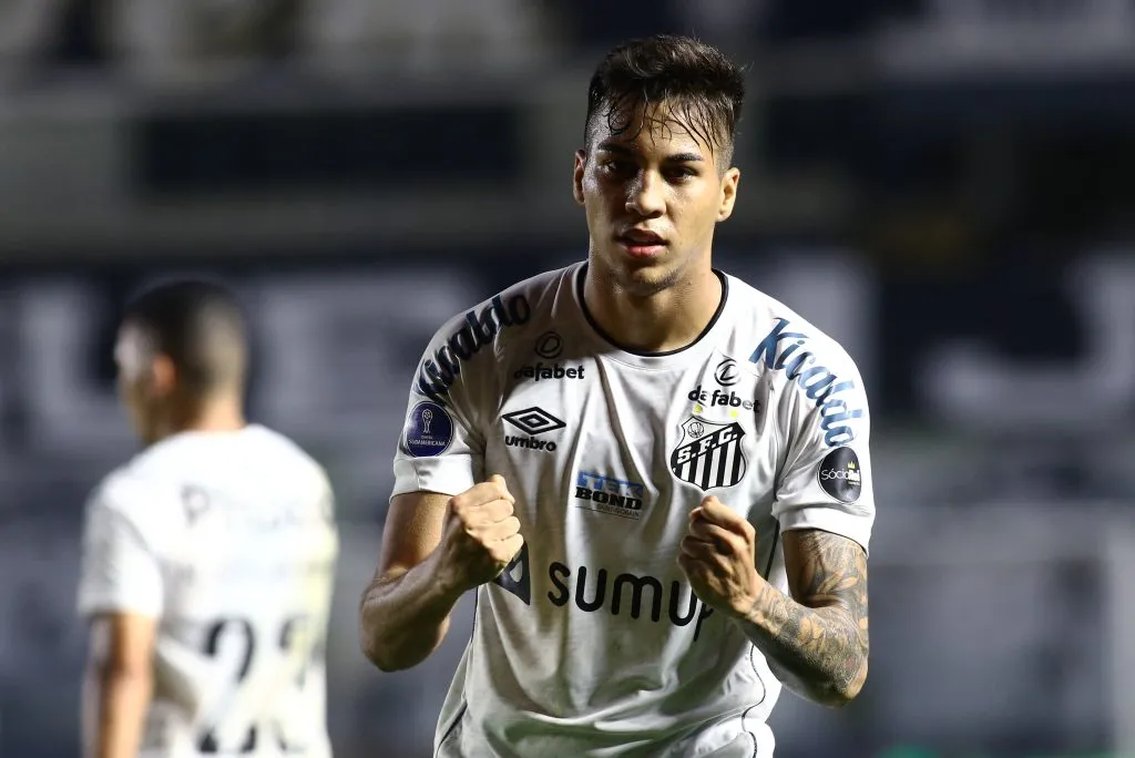 Atacante no duelo diante do Independiente (Photo by Carla Carniel-Pool/Getty Images)