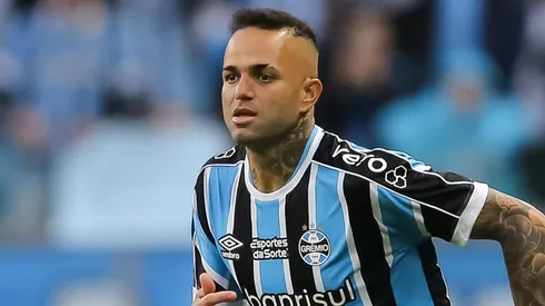 Após deixar o Grêmio, Luan pode fechar com outro Tricolor do Brasileirão (Photo by Pedro Tesch/Getty Images)