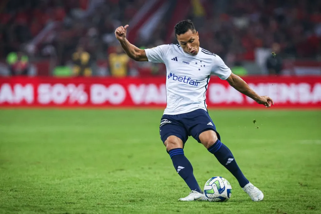 Marlon em ação pelo Cruzeiro. Foto: Maxi Franzoi/AGIF
