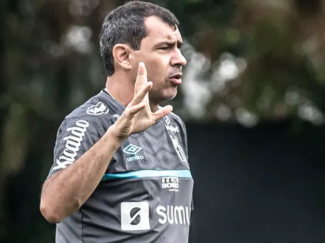 Carille usa o telefone e convence quatro jogadores a fechar com o Santos