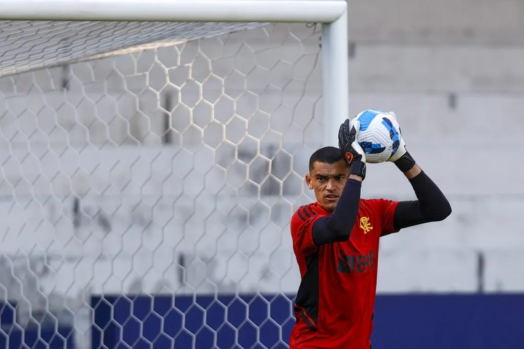 Santos se preparando para entrar em campo (Photo by Buda Mendes/Getty Images)