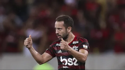 Éverton Ribeiro acerta com novo clube. (Photo by Buda Mendes/Getty Images)