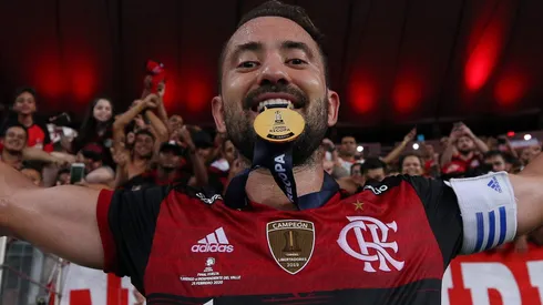 Campeão brasileiro faz proposta para contratar Éverton Ribeiro, ex-Flamengo.(Photo by Buda Mendes/Getty Images)