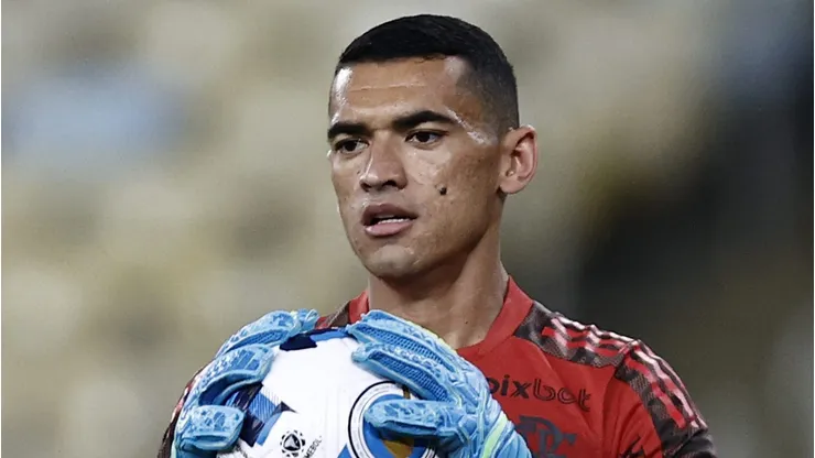Tricolor do Brasileirão avança nas tratativas e encaminha a contratação do goleiro Santos. (Photo by Buda Mendes/Getty Images)