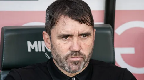 MG – BELO HORIZONTE – 05/11/2023 – BRASILEIRO A 2023, CRUZEIRO X INTERNACIONAL – Eduardo Coudet tecnico do Internacional durante partida contra o Cruzeiro no estadio Mineirao pelo campeonato Brasileiro A 2023. Foto: Fernando Moreno/AGIF