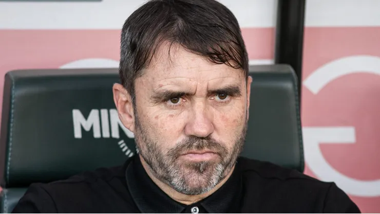 MG - BELO HORIZONTE - 05/11/2023 - BRASILEIRO A 2023, CRUZEIRO X INTERNACIONAL - Eduardo Coudet tecnico do Internacional durante partida contra o Cruzeiro no estadio Mineirao pelo campeonato Brasileiro A 2023. Foto: Fernando Moreno/AGIF